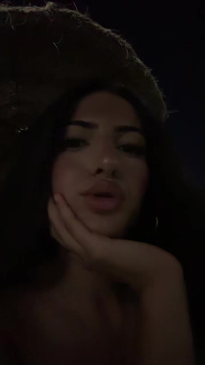 @Aylooo