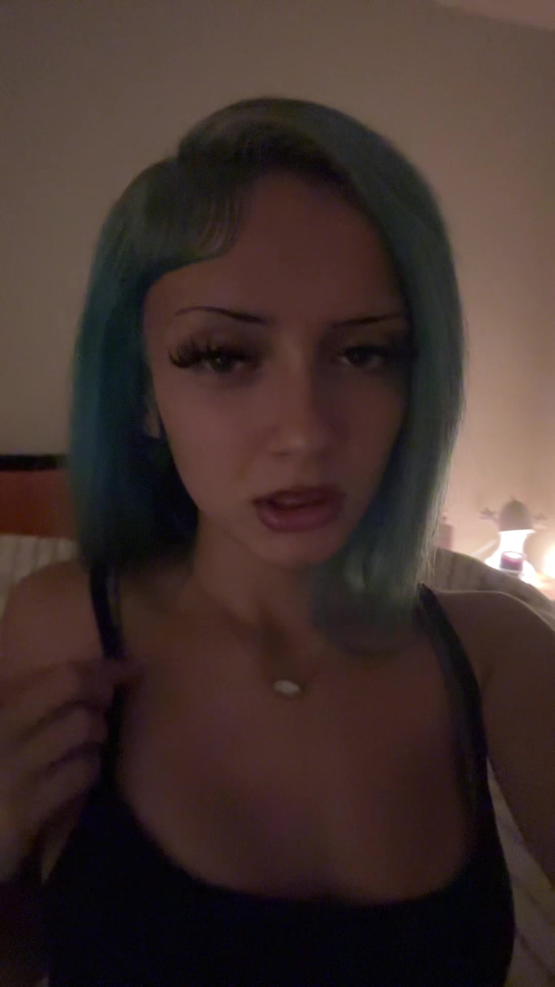 @⃟