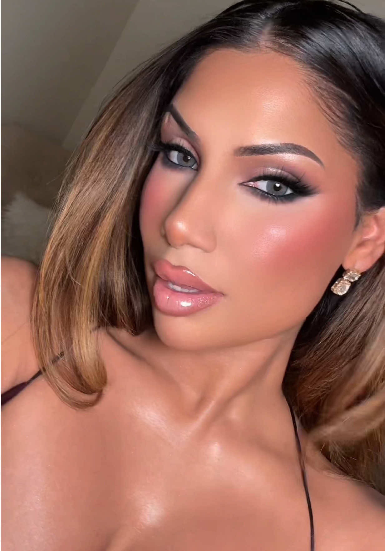 @Makeupbyalinna