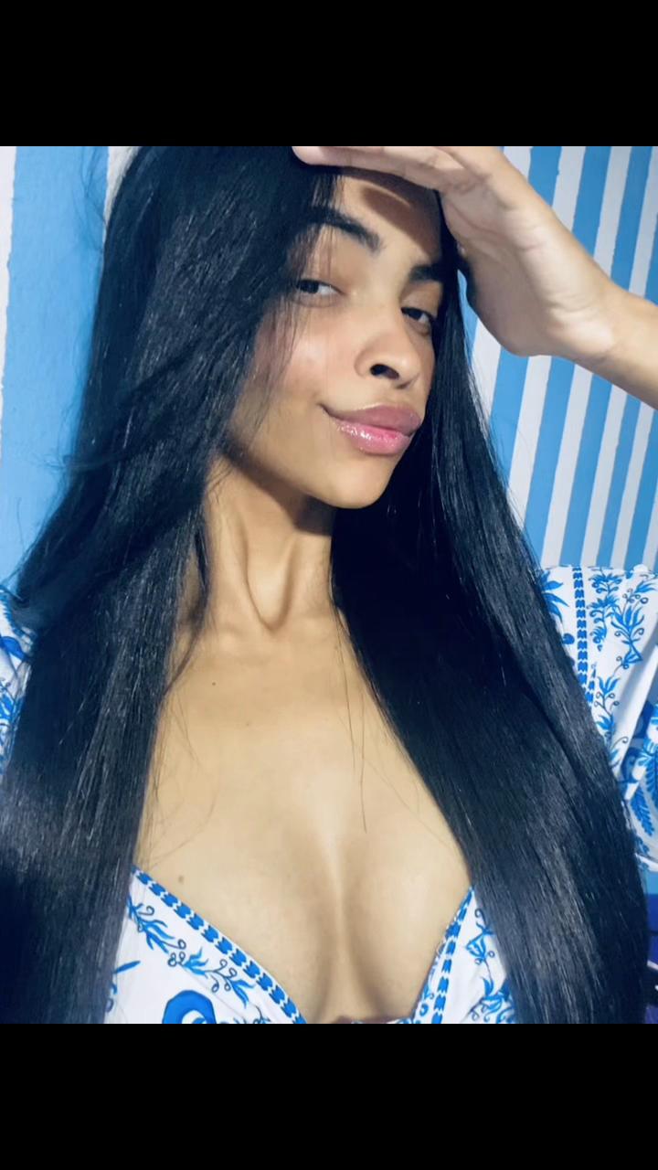 @Vit&oacute;ria 🖤