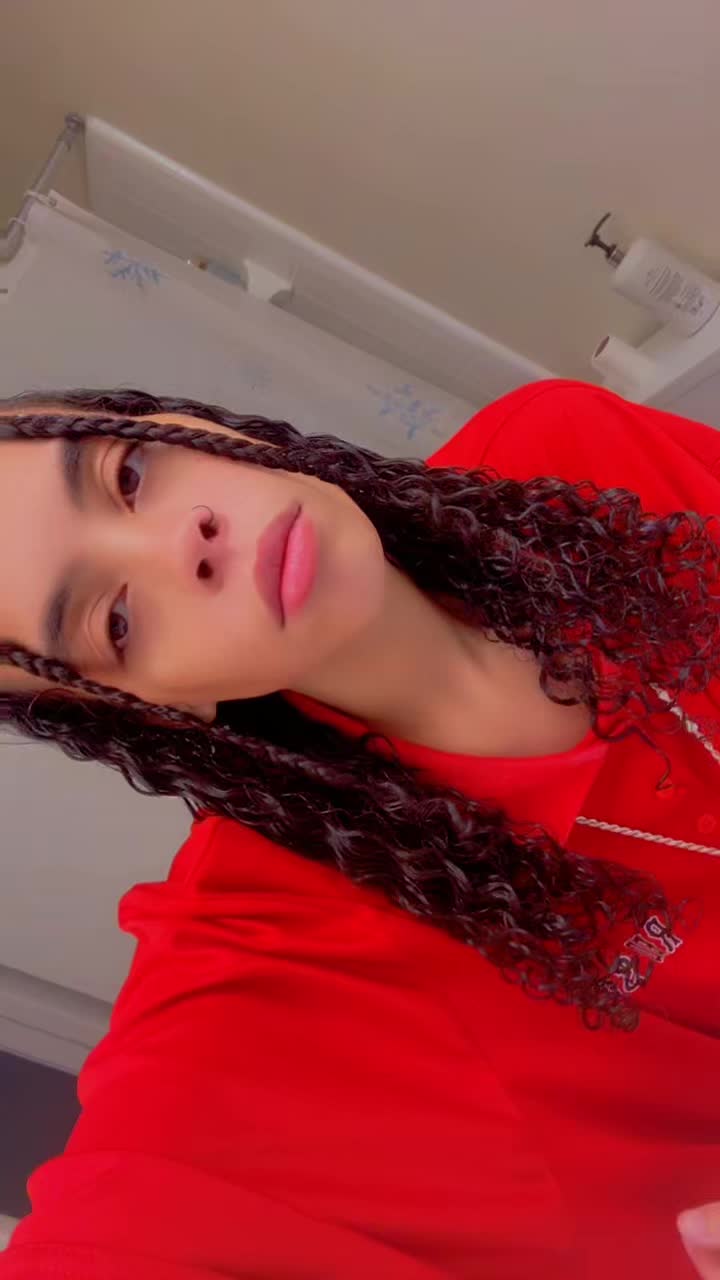 @CurlyHeadCutie