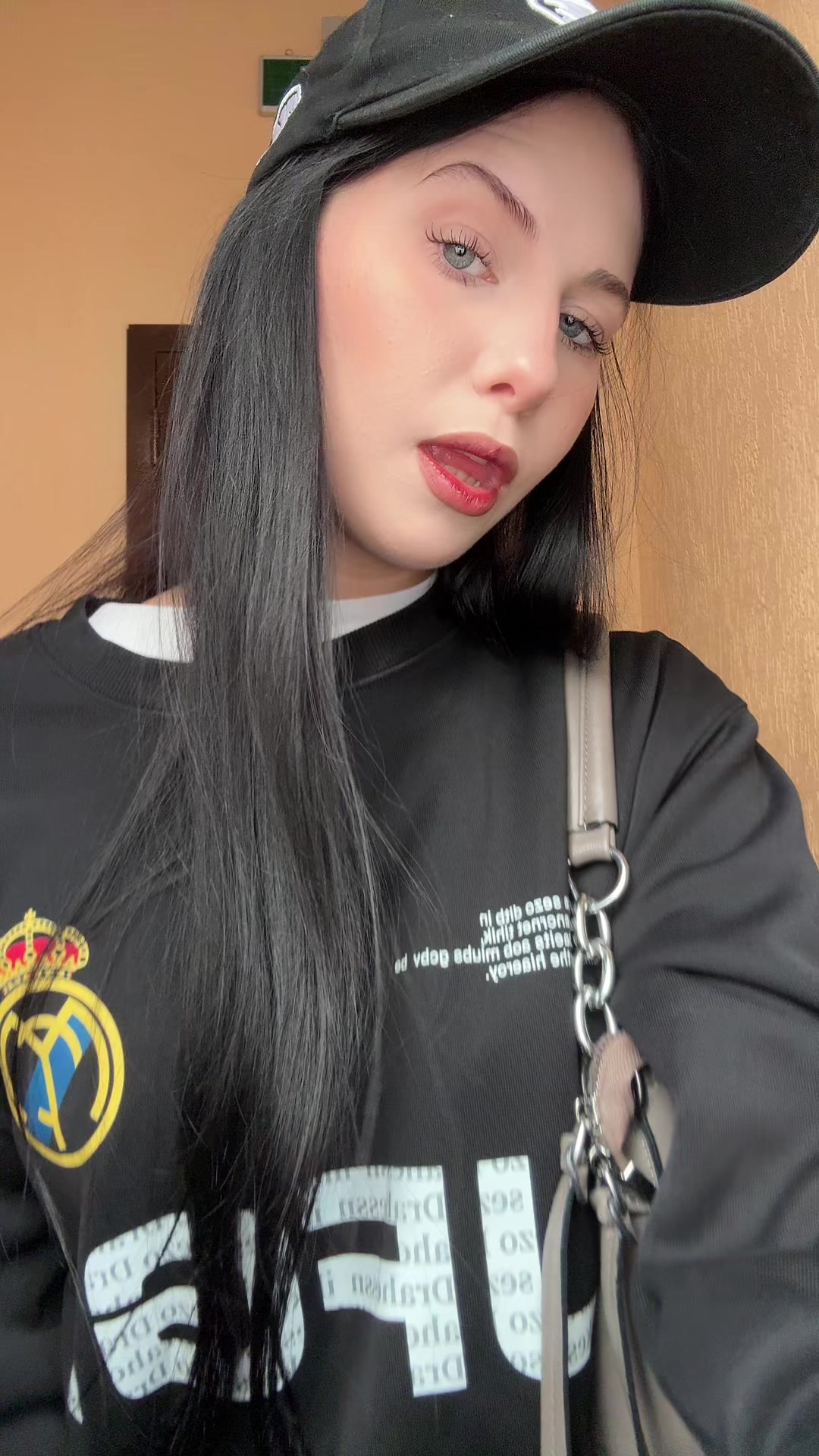@кошка