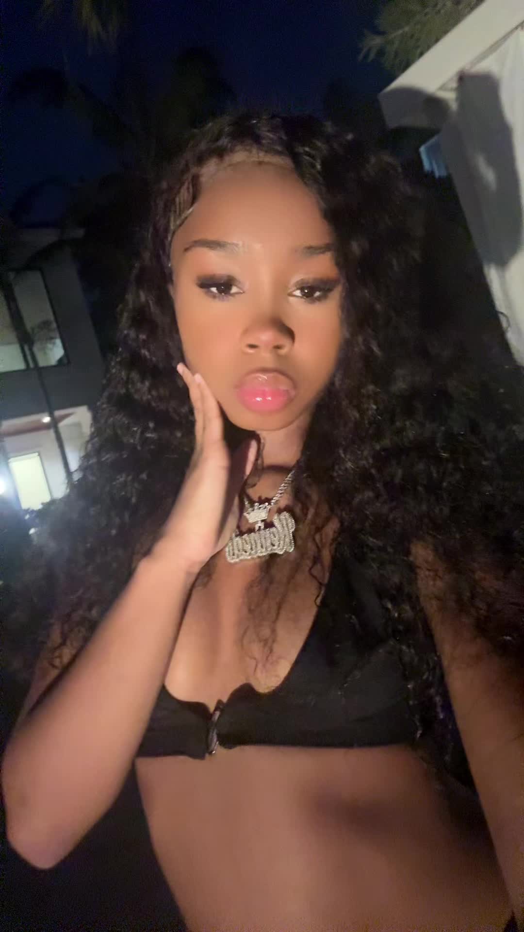 @Kennediraee