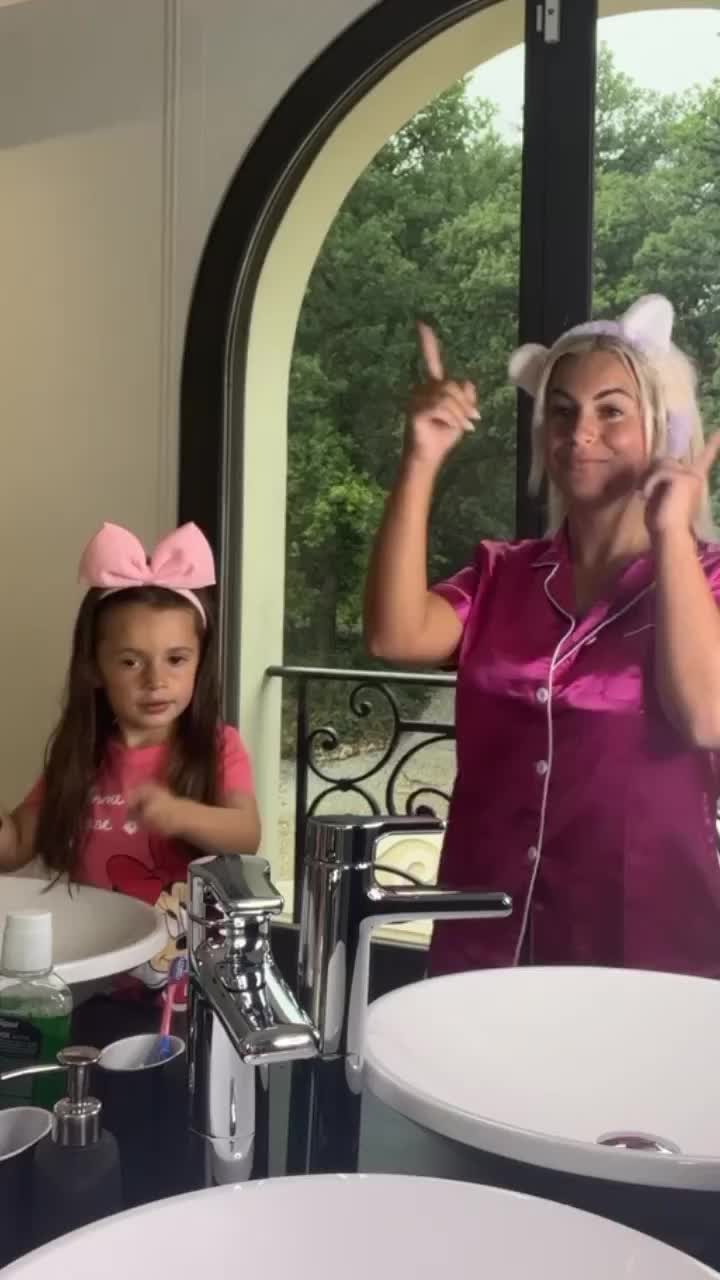 @carlamoreaufans