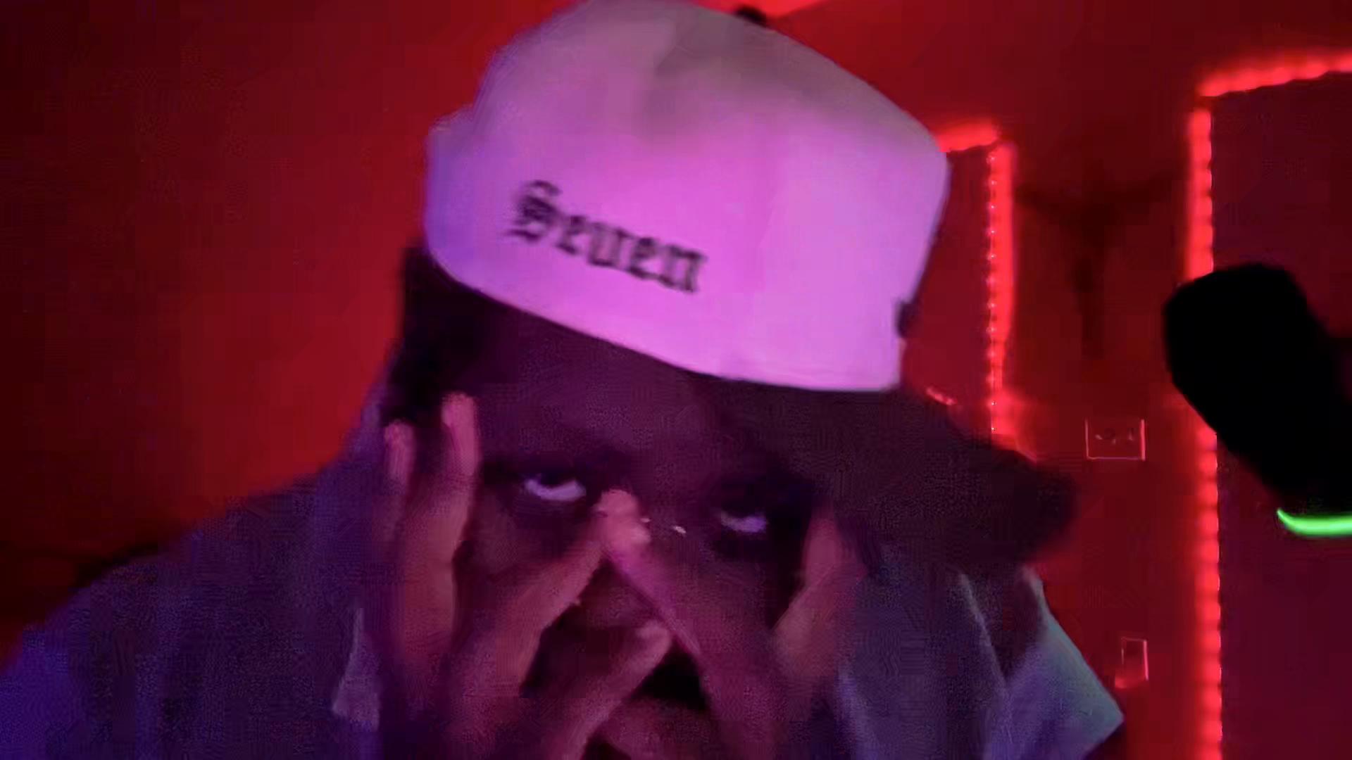 @ant 🦇🖤