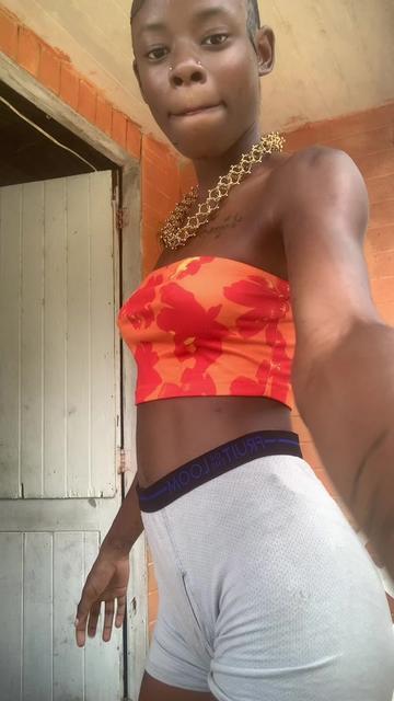 @ẞhøřt ẞlïmåźżź🧏🏾♀️😶