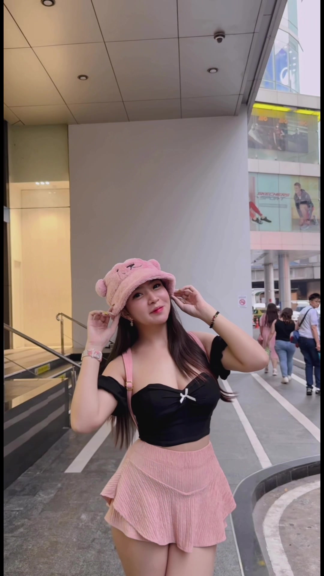 @Win Shwe Yee Thin(ဝါလေး)