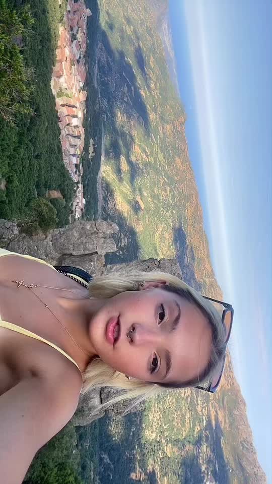 @Elisa