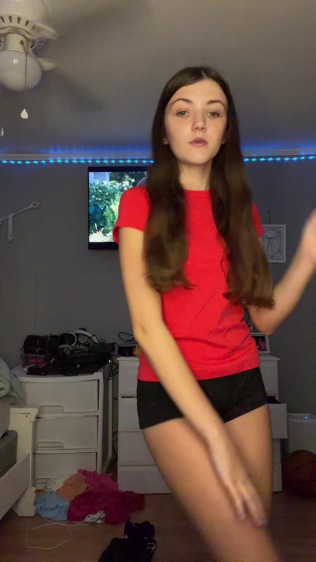 @Ava_dances😛🤘