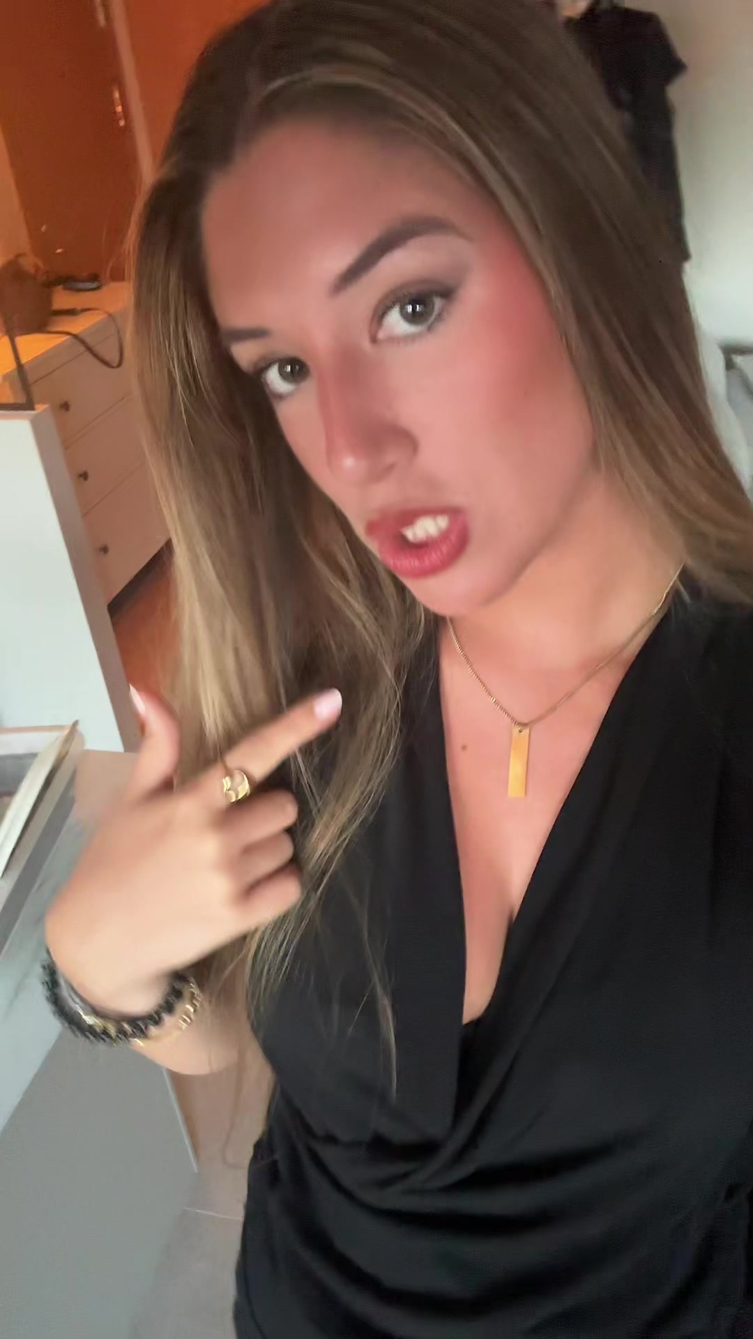 @anitarm_