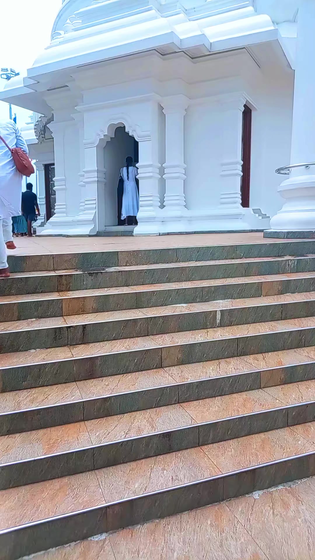 @සබ්බ දානං ධම්ම දානං ජිනාති