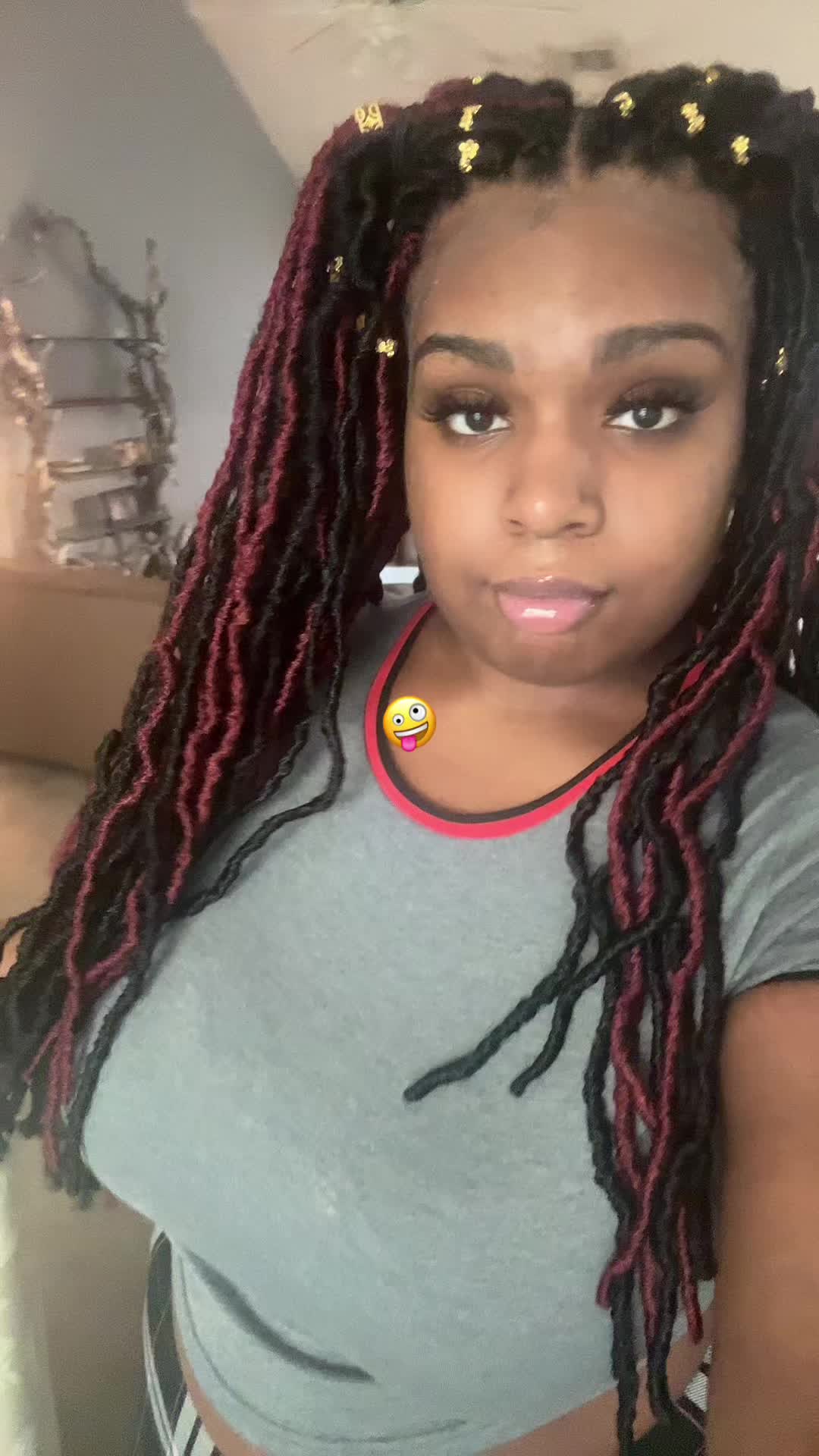 @Prettylil_ayanna15
