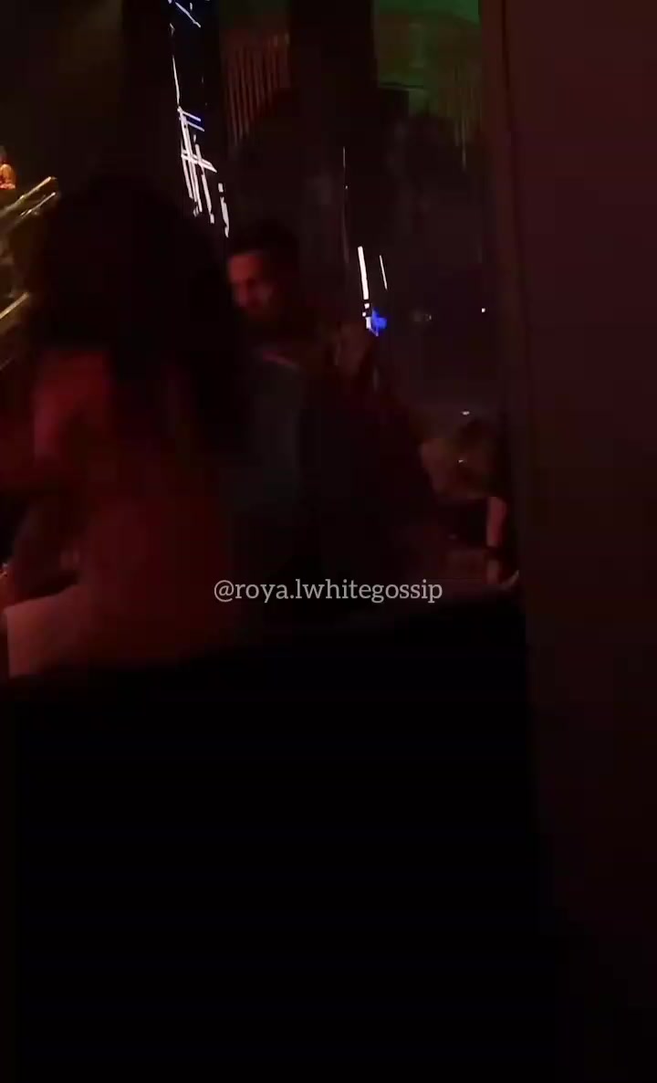 @Royal White Gossip