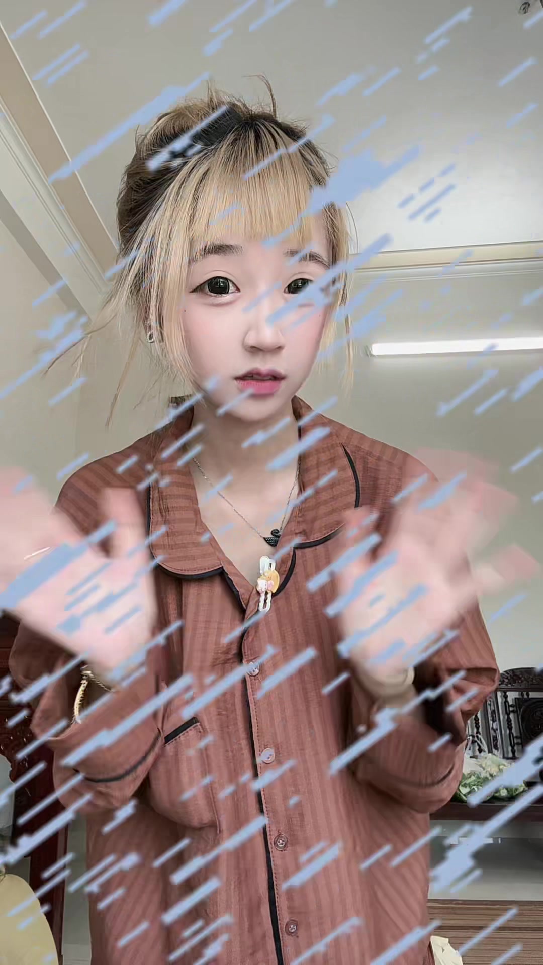 @Uyenn Dâuu🍓