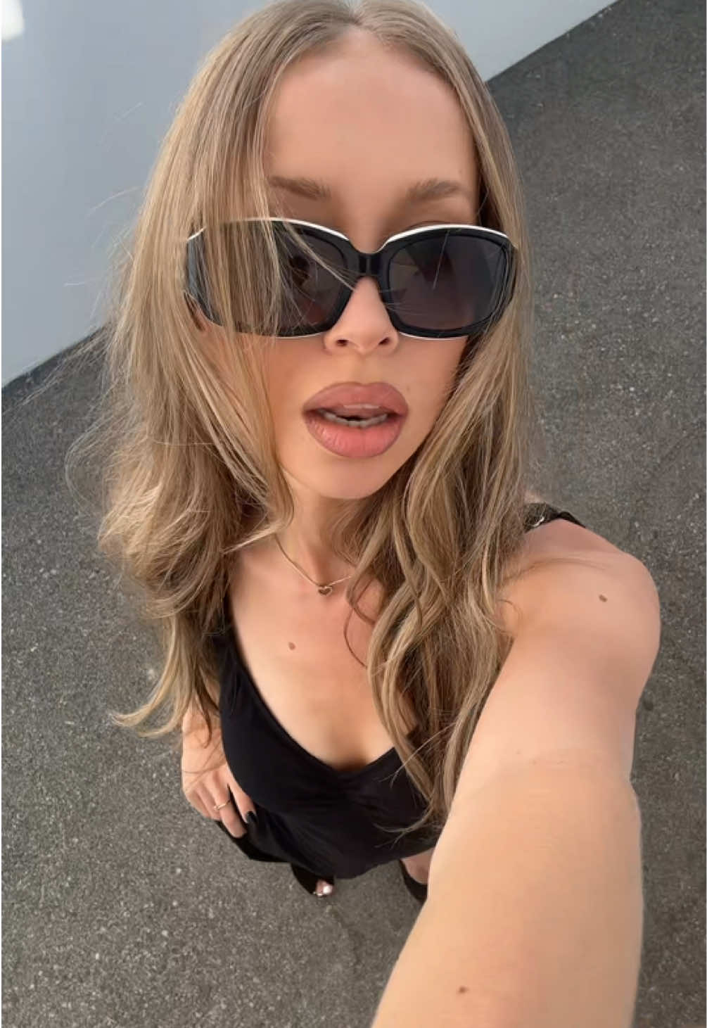 @averymm