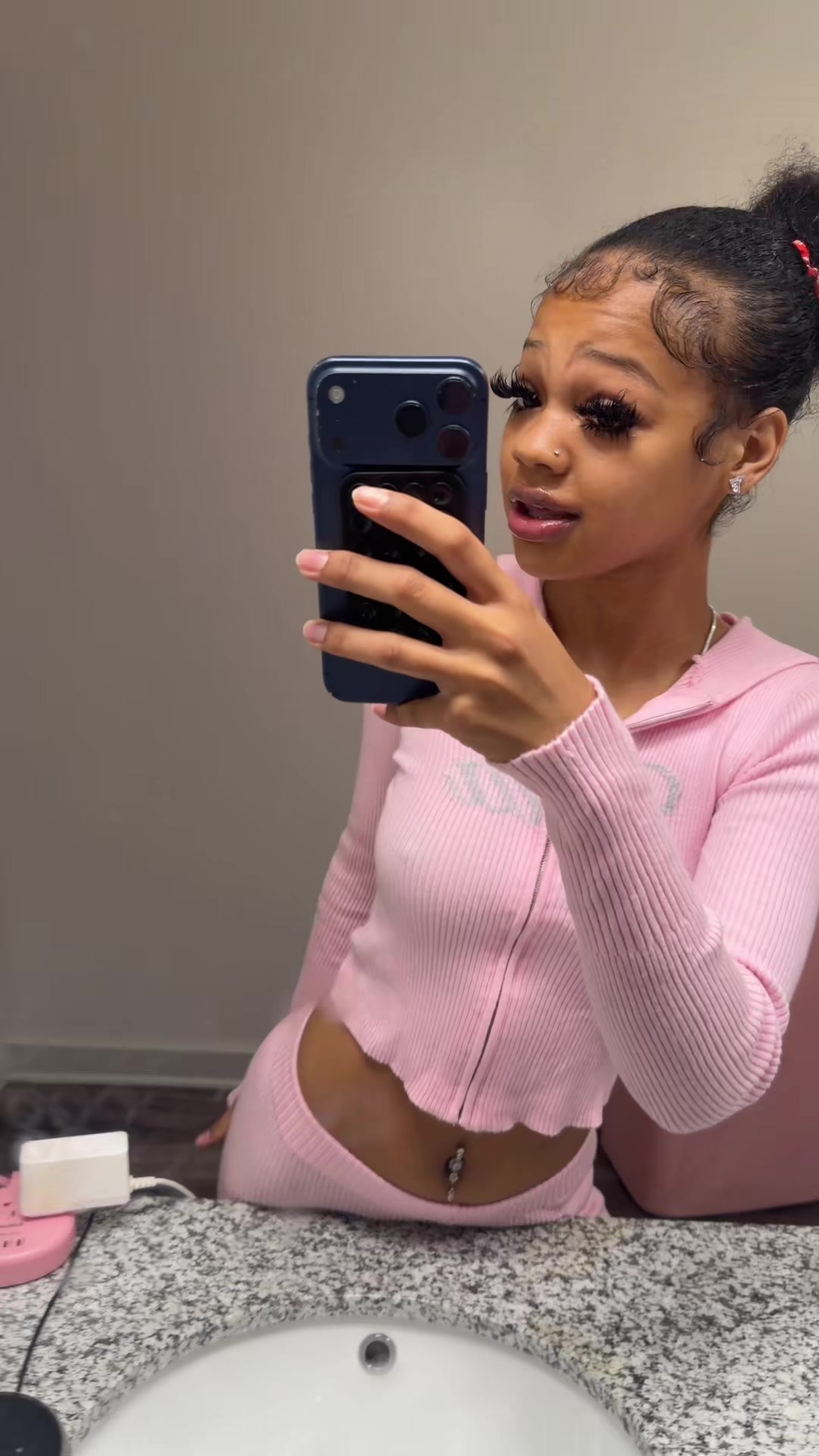 @Farahheartss