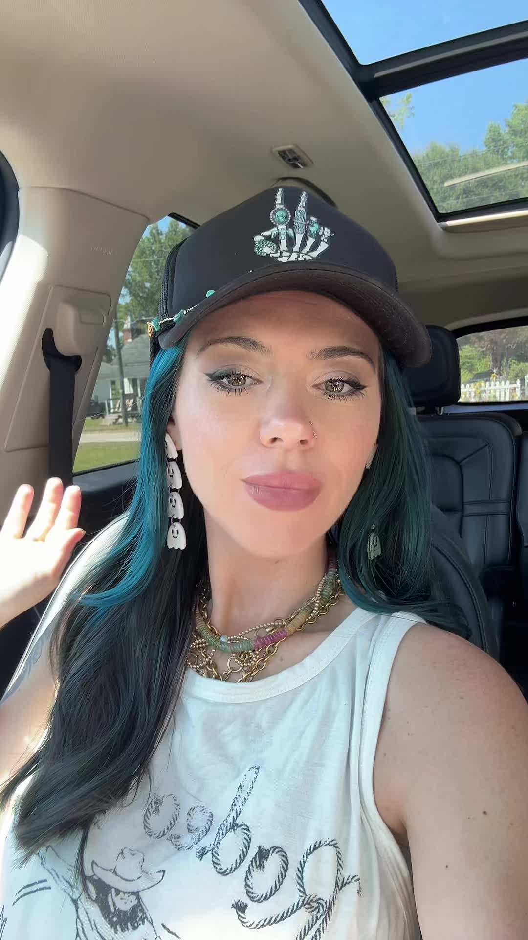 @Kaytee_👻