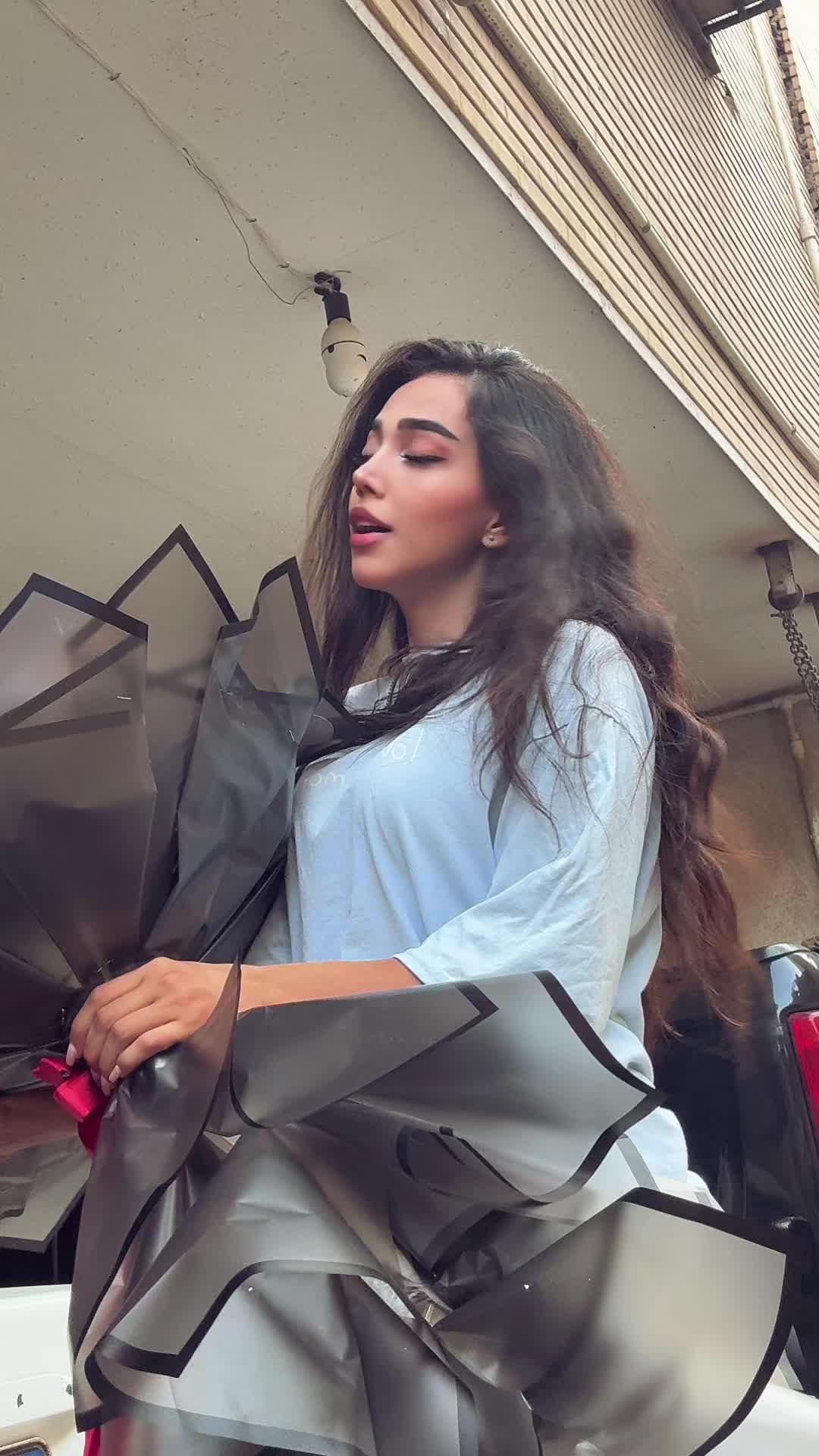 @Melikafarahani