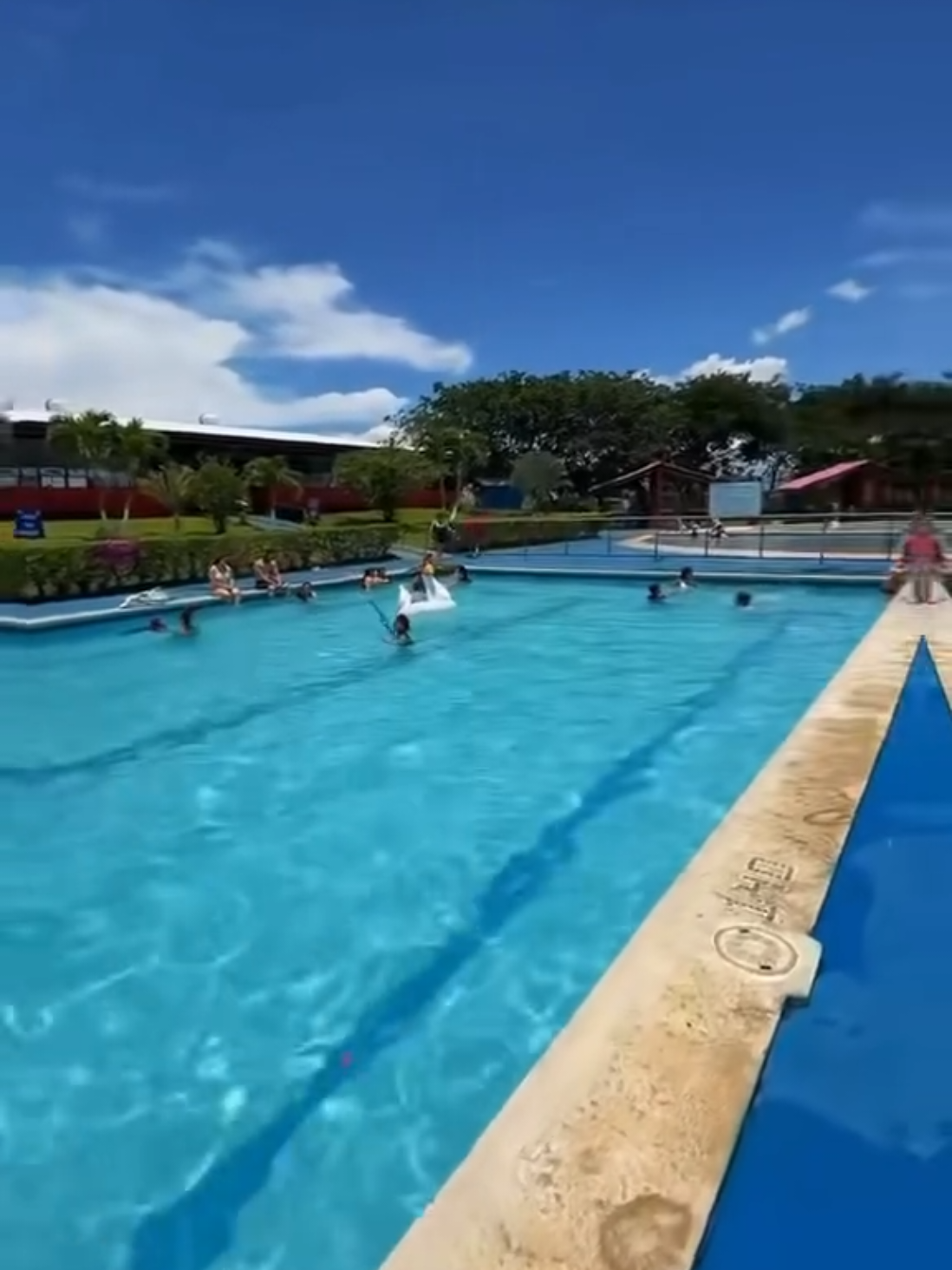 @Los Manantiales