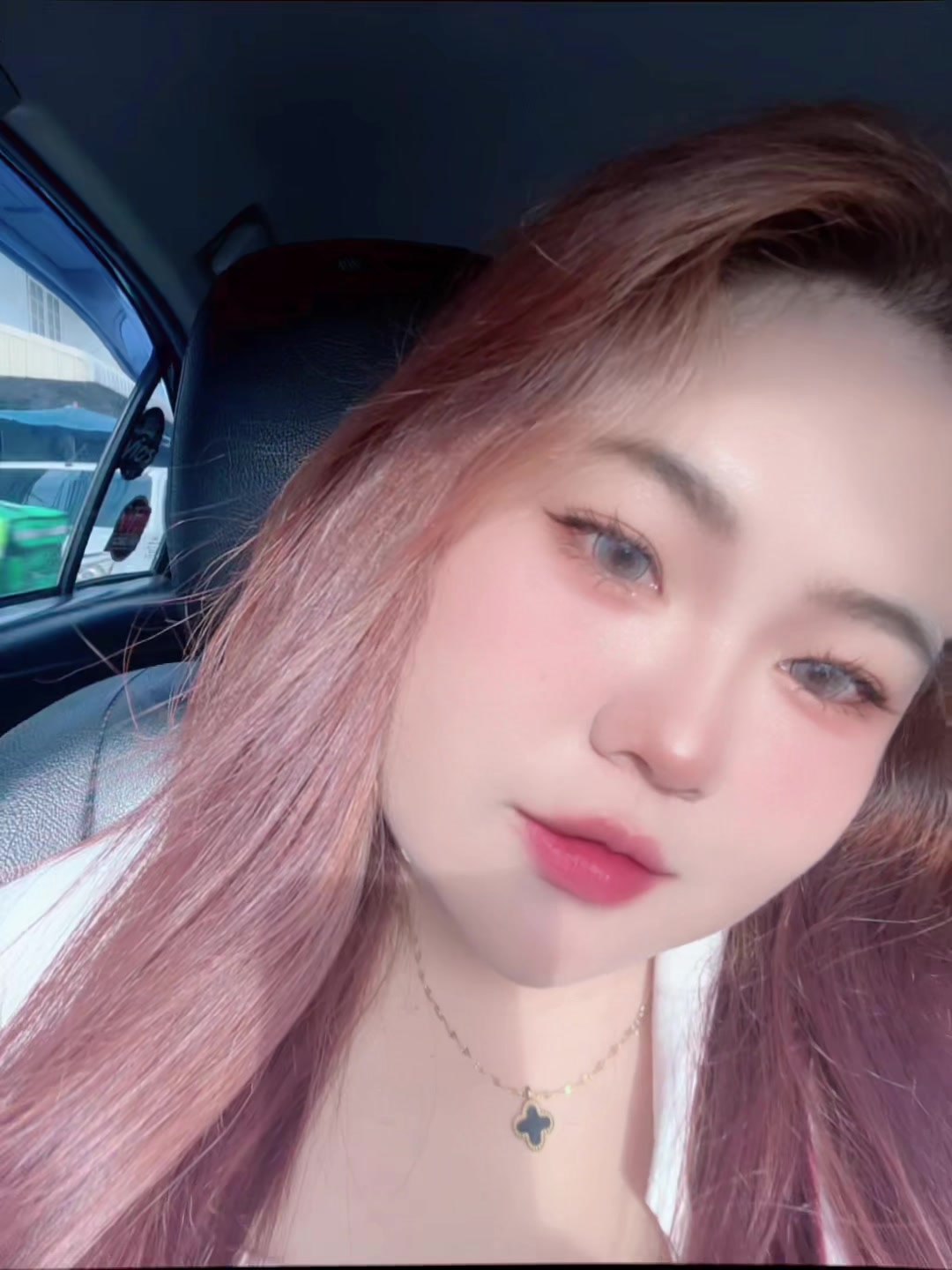 @อมยิ้มที่ชอบกินเบียร์ ◡̈