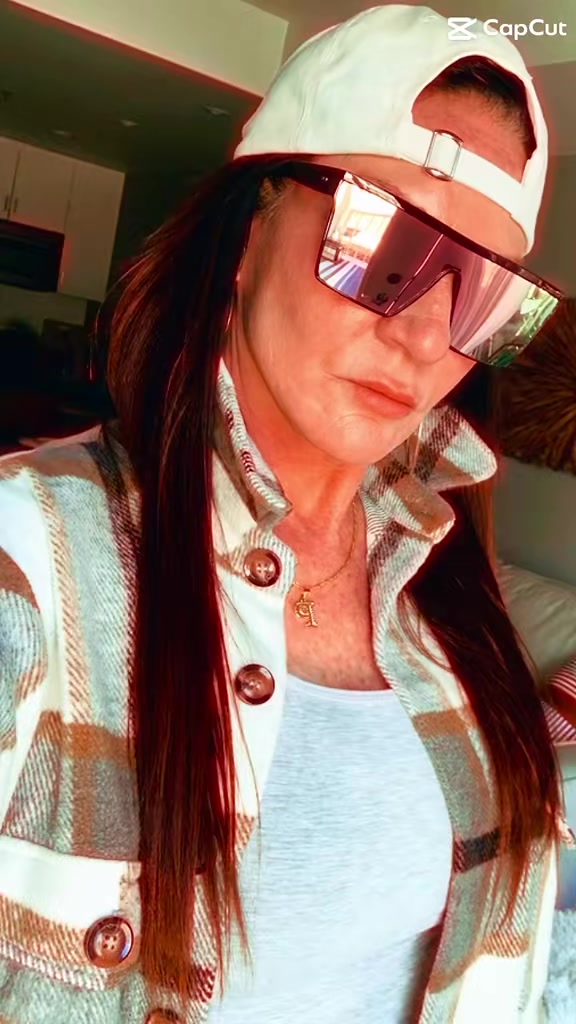 @Susielicious_1 🇨🇦