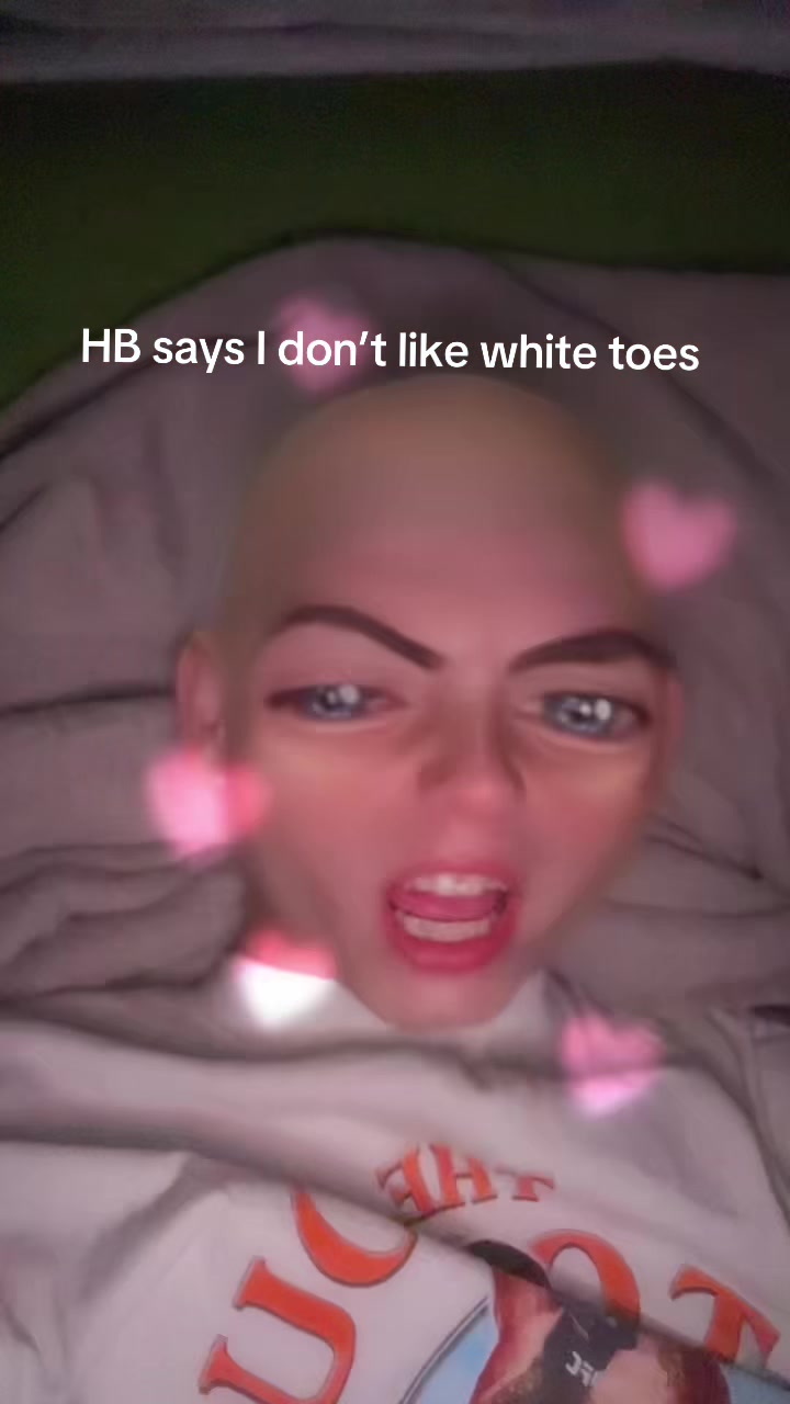 @threemustyqueer