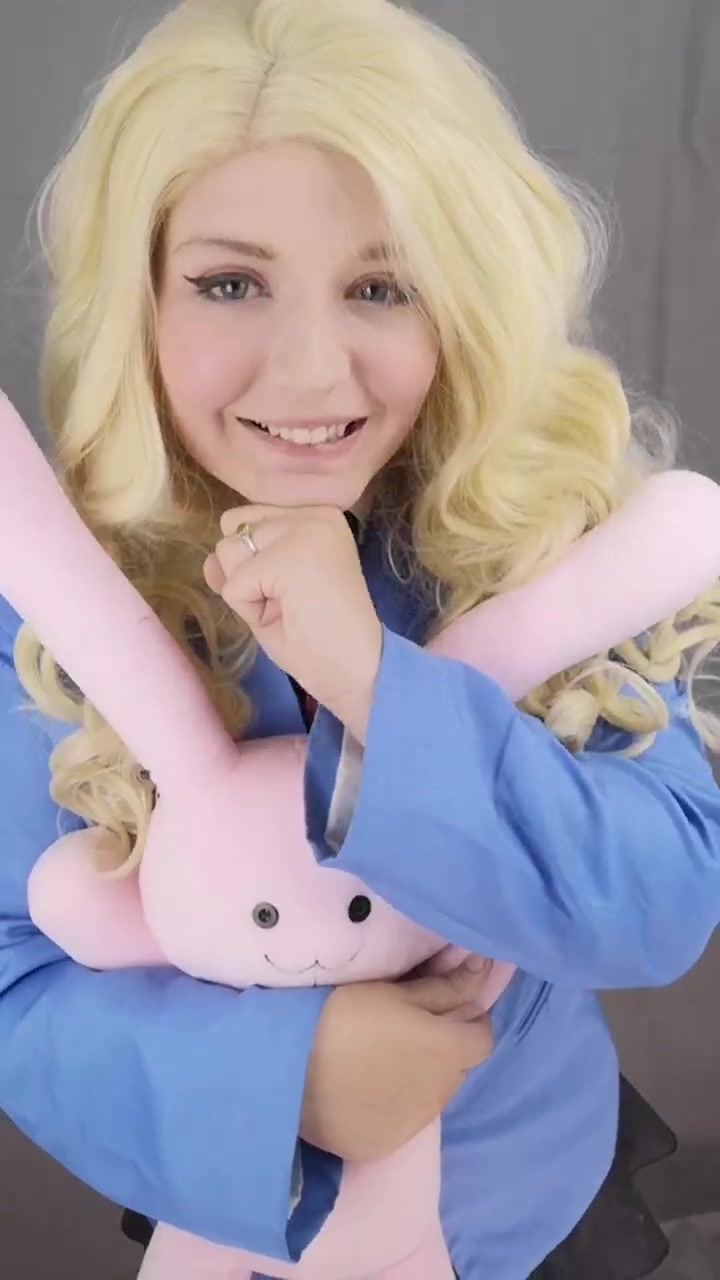 @Cosplay Curator1