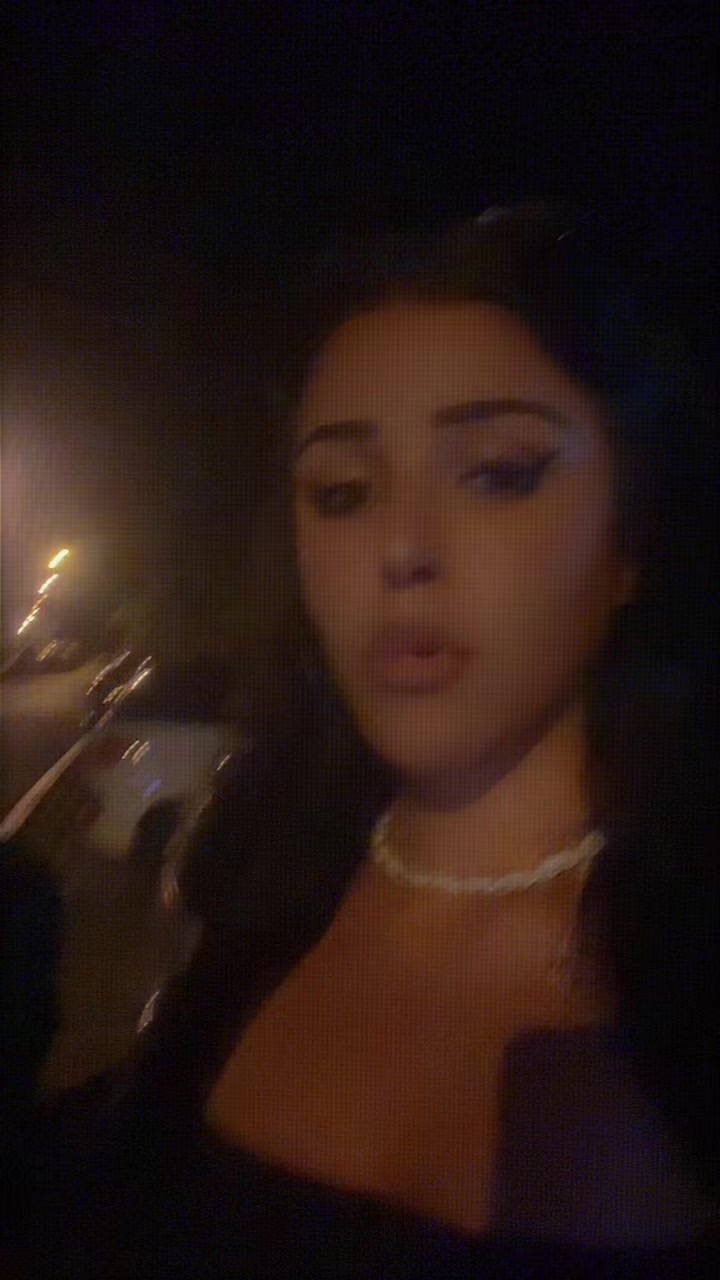 @neeveenica