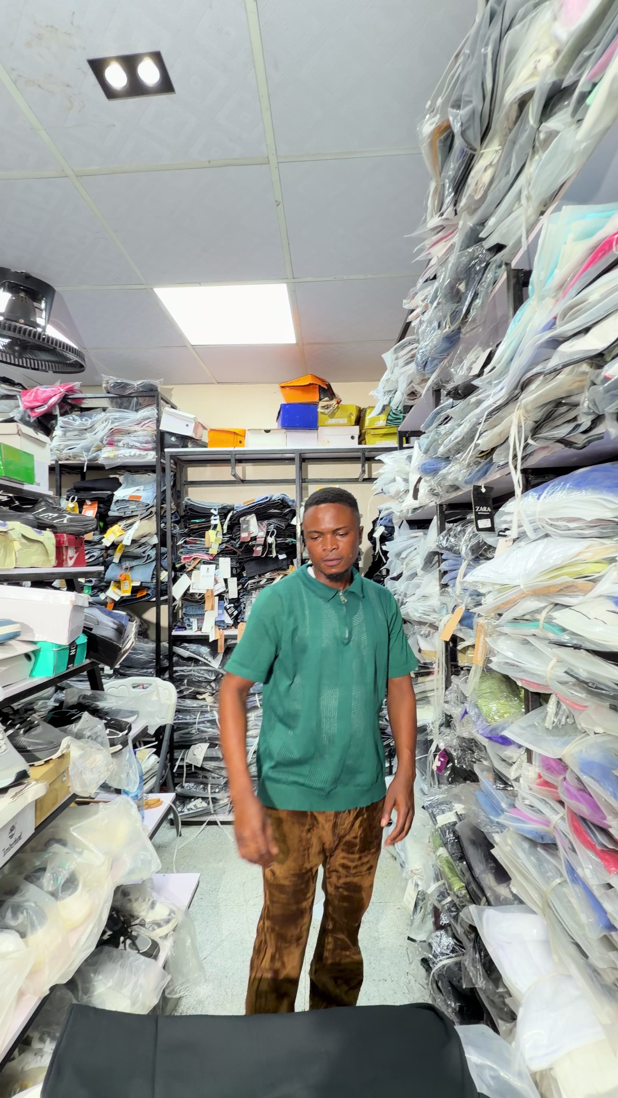 @BIGGEST TSHIRTWAREHOUSE IN IBD