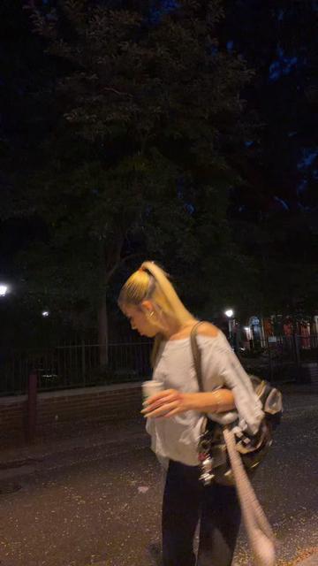 @️