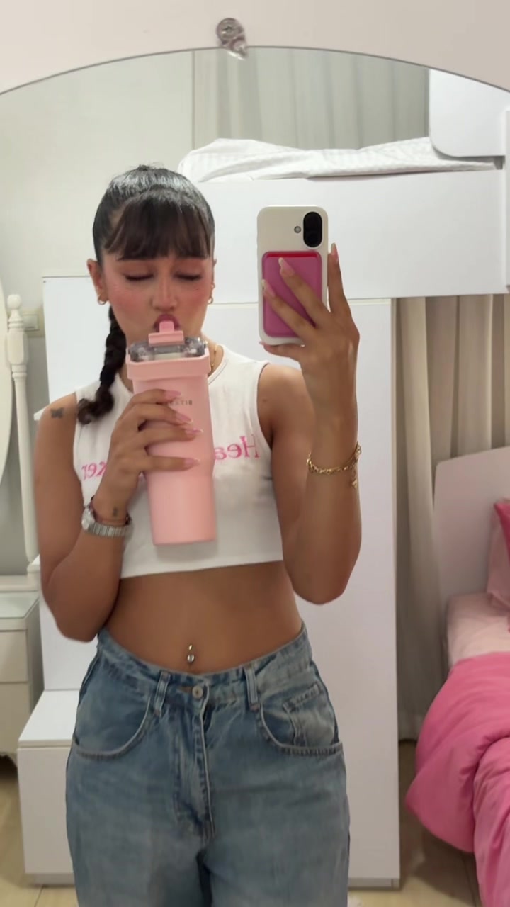@iihelliyaa