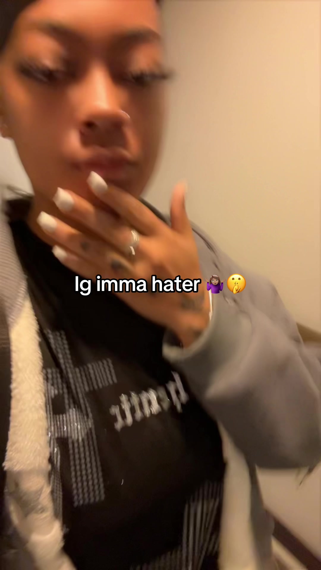 @kiya🖤🪐