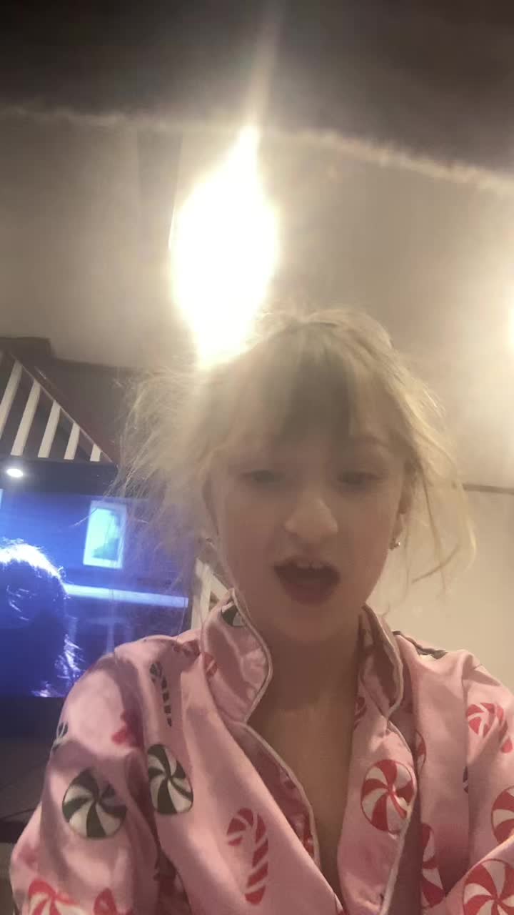 @TeddiAnne