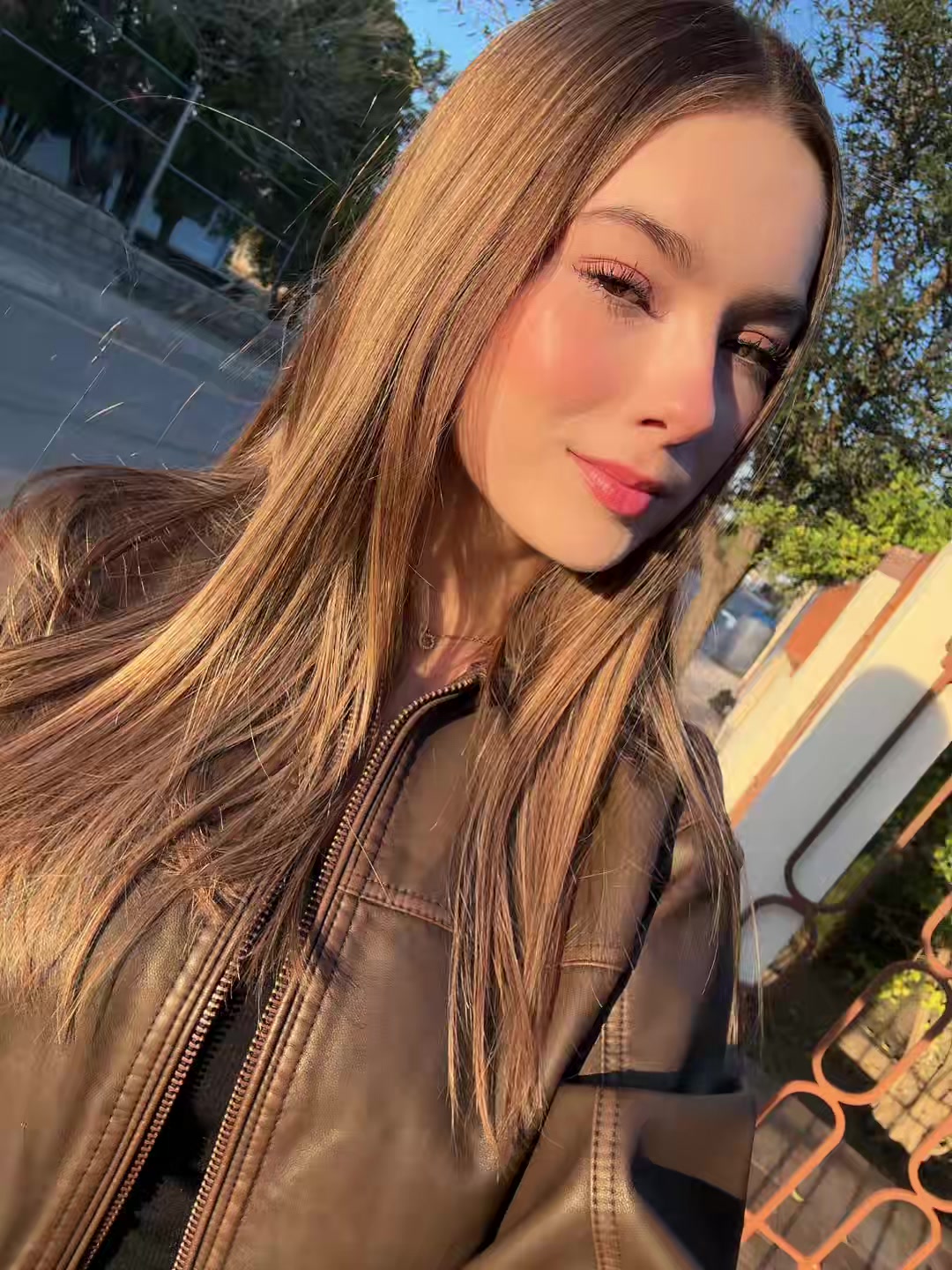 @secretsandra 🙈