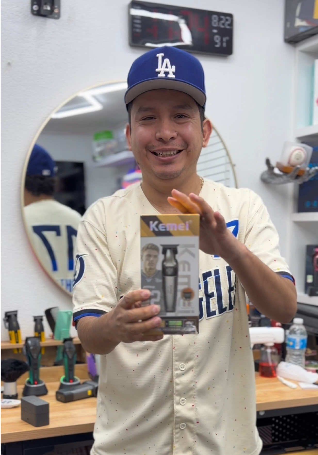 @Jisai Barber