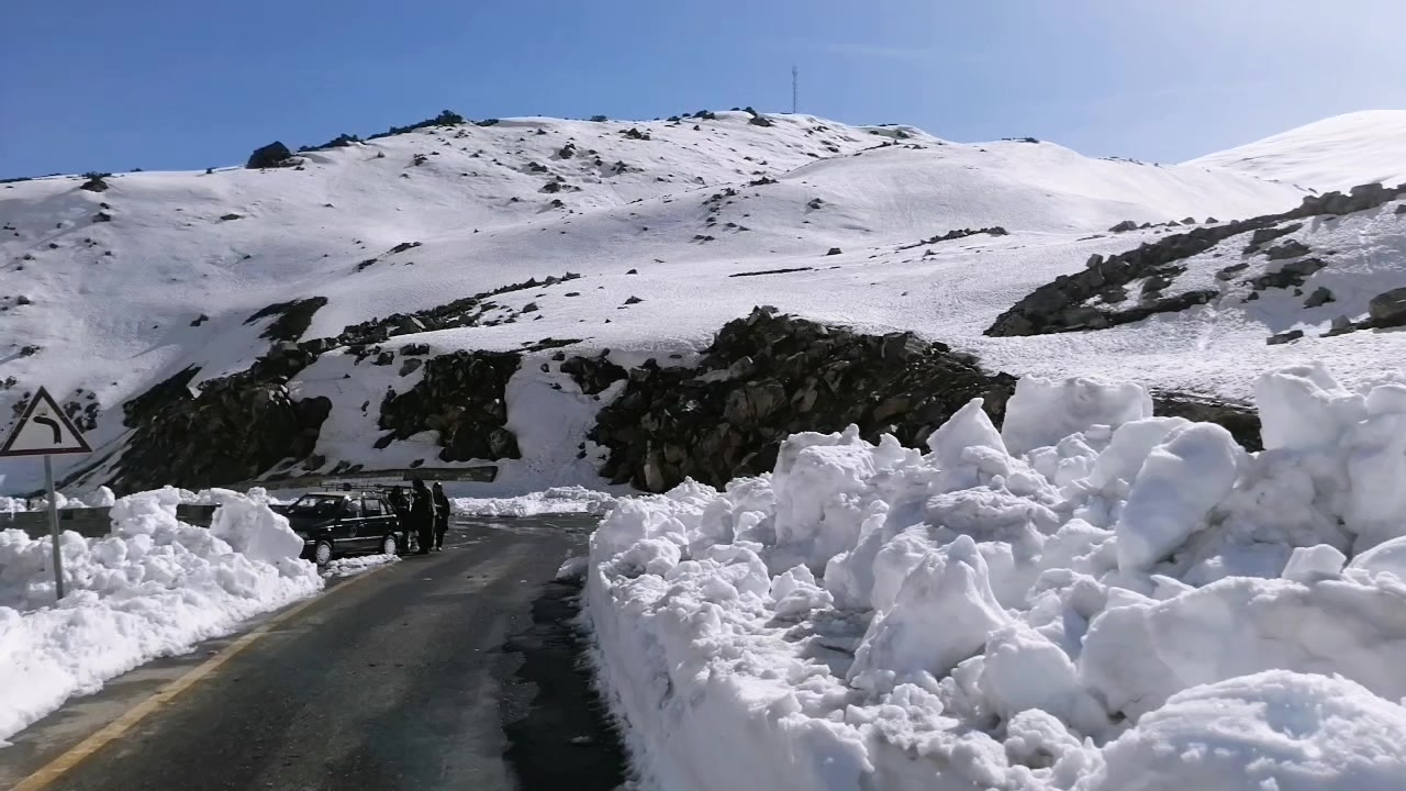 @Travel_with_Waqas