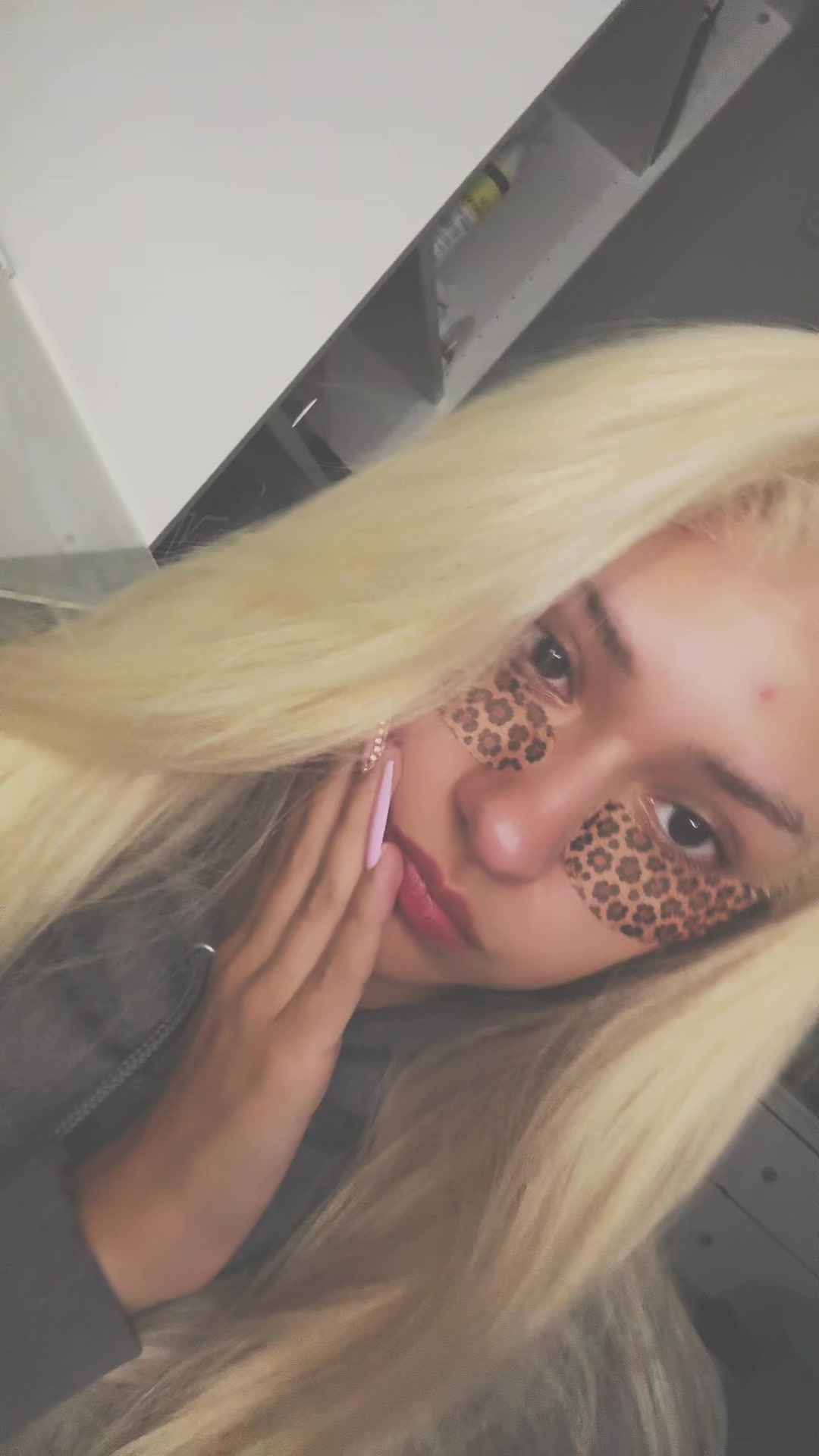 @👸🏼