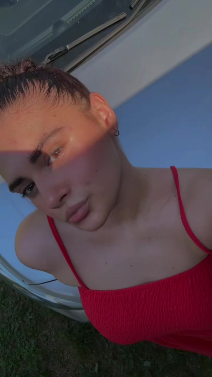 @vikixq👑