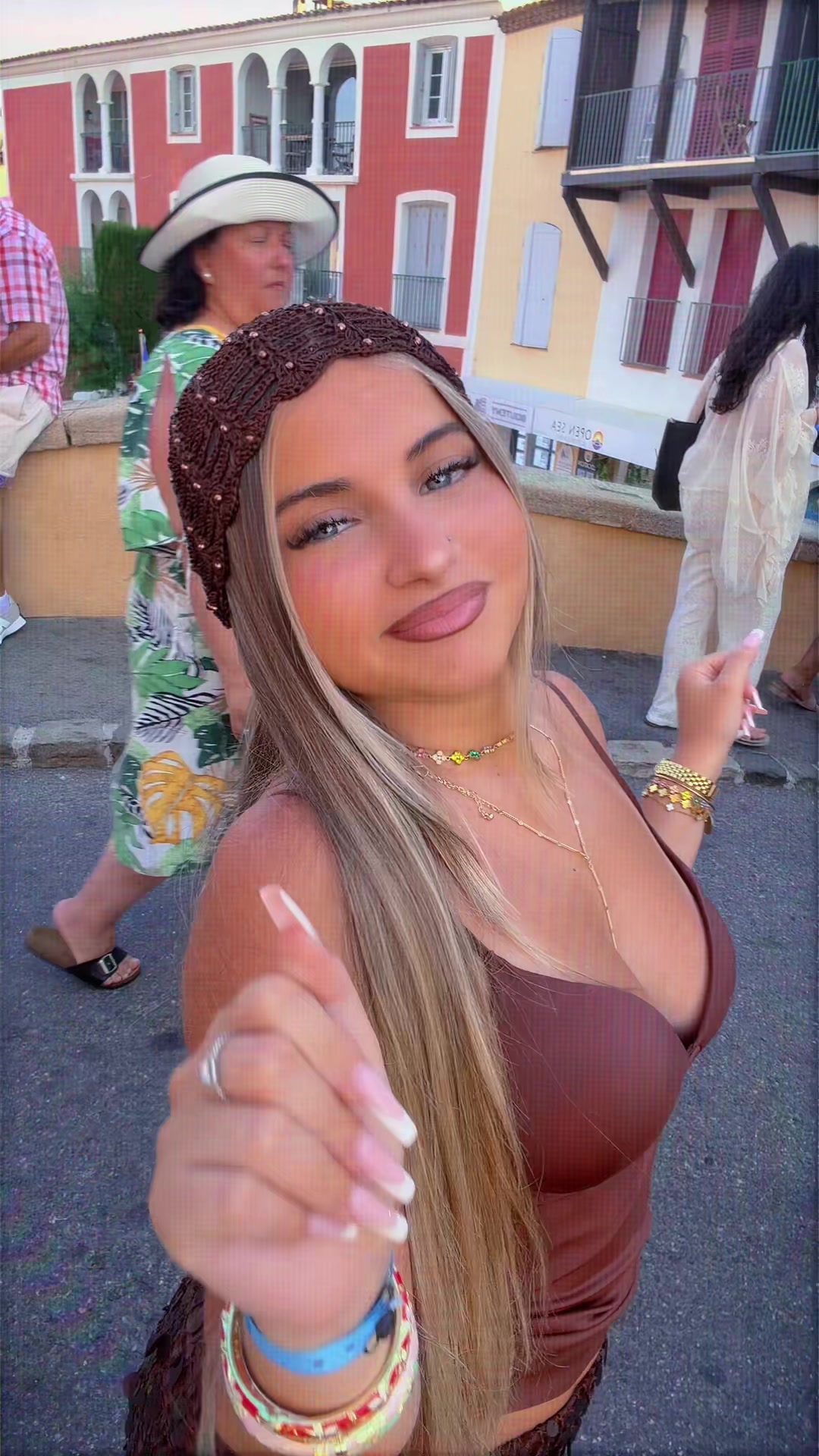 @Tah&iuml;siana🌞🌺🥭