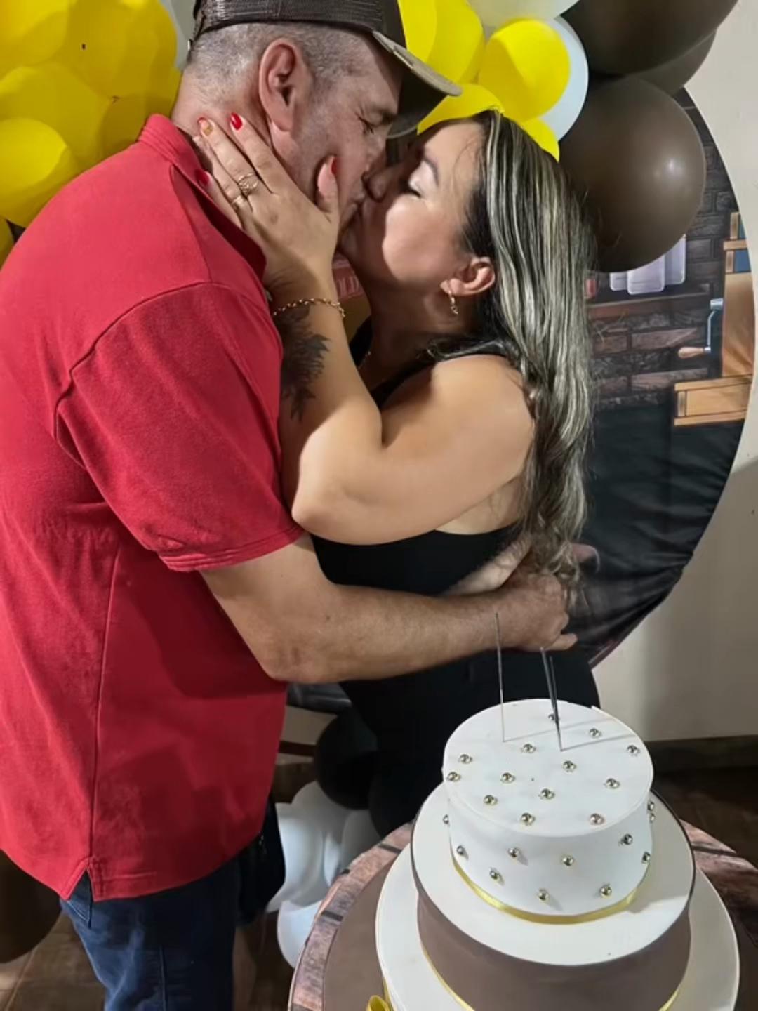 @Vanessa Vanessa R835