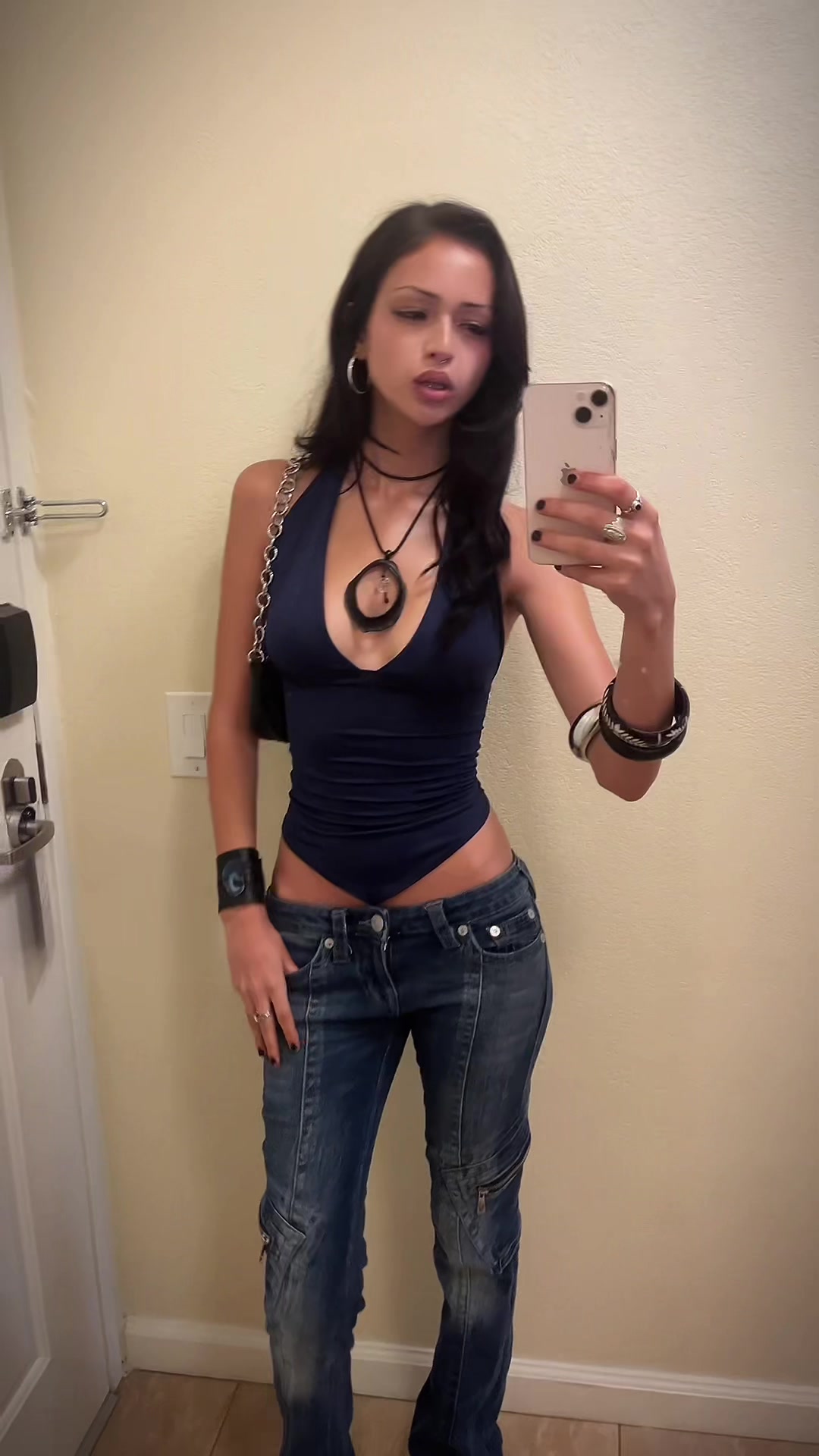@𝑀𝒾𝒶𝓁𝒶𝓃𝒾 𝐿𝓊𝒸𝒾𝒶𝓃𝒶
