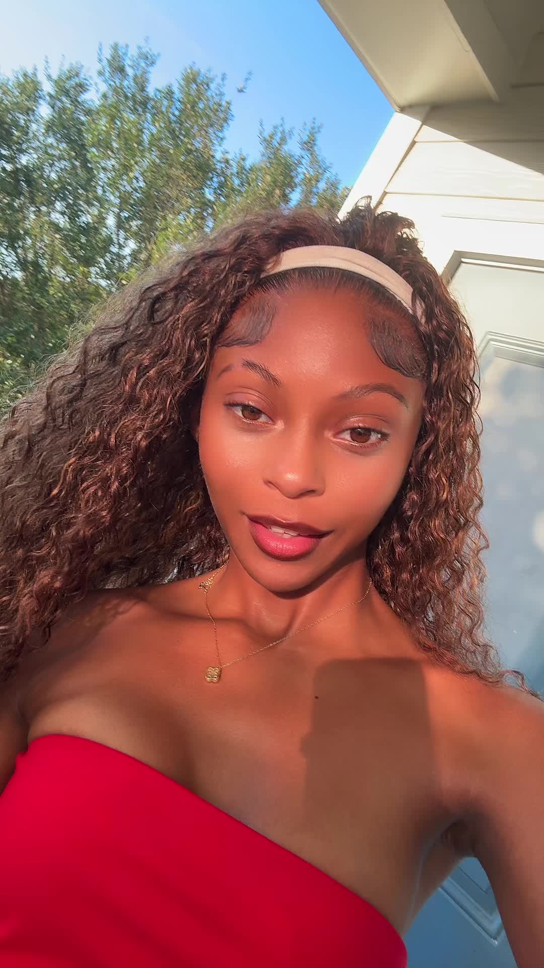 @Niya Riona