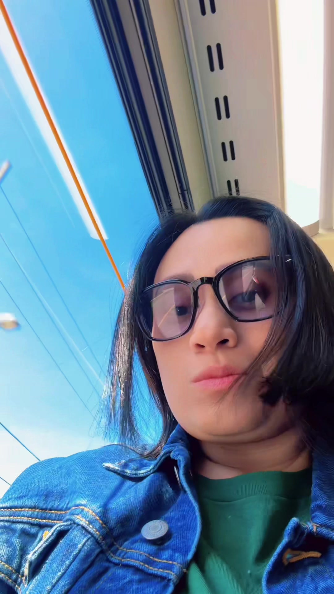@Charisse🇨🇦🌈
