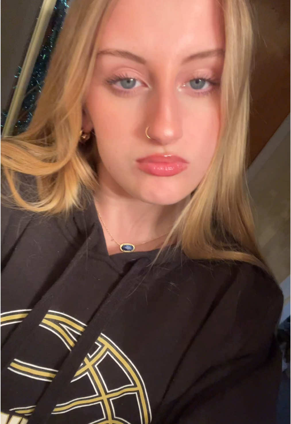 @Livi👩🏼&zwj;❤️&zwj;💋&zwj;👩🏼