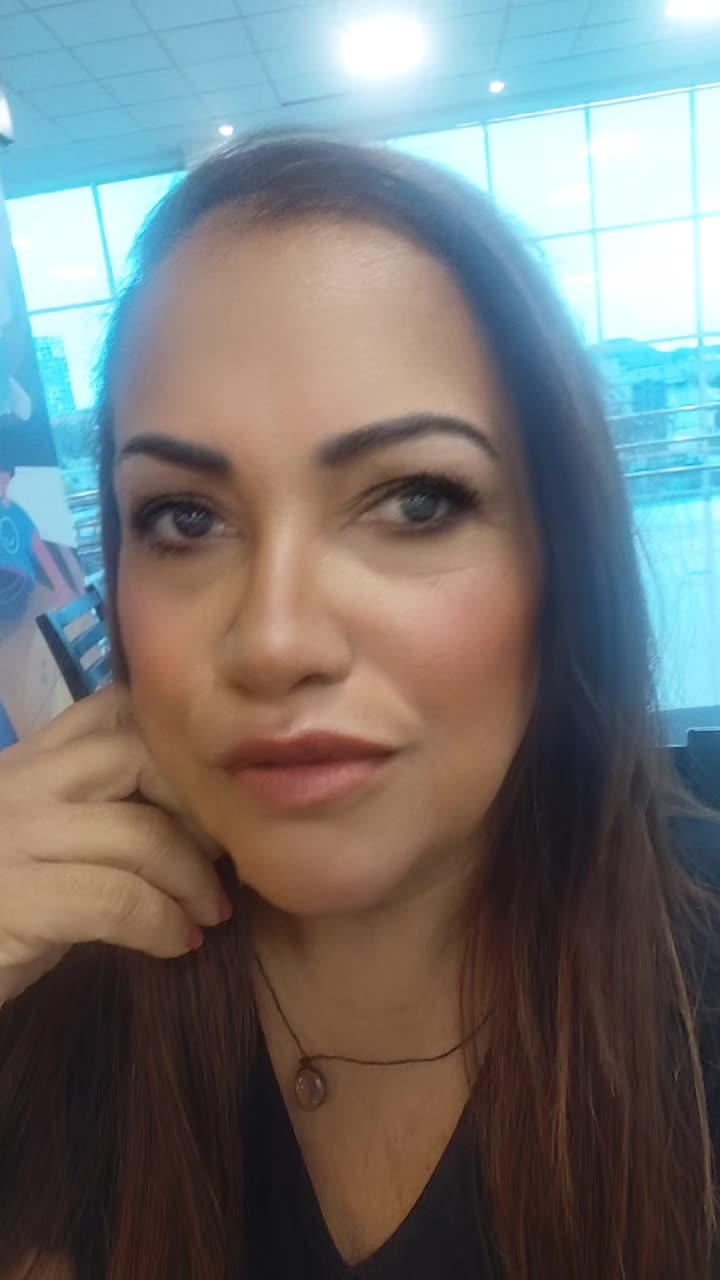@Claudia Regina