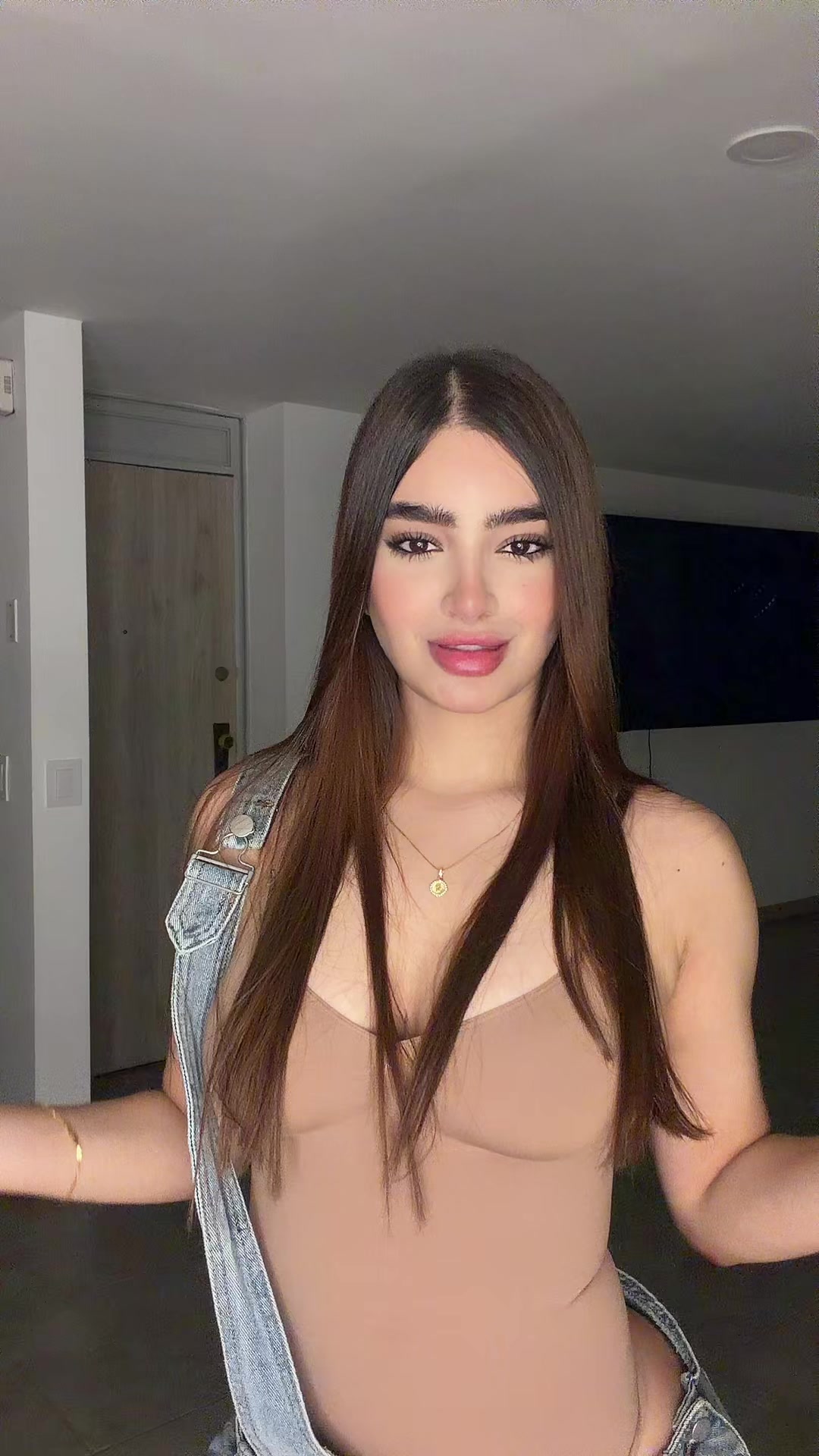 @Laura&ensp;sahar