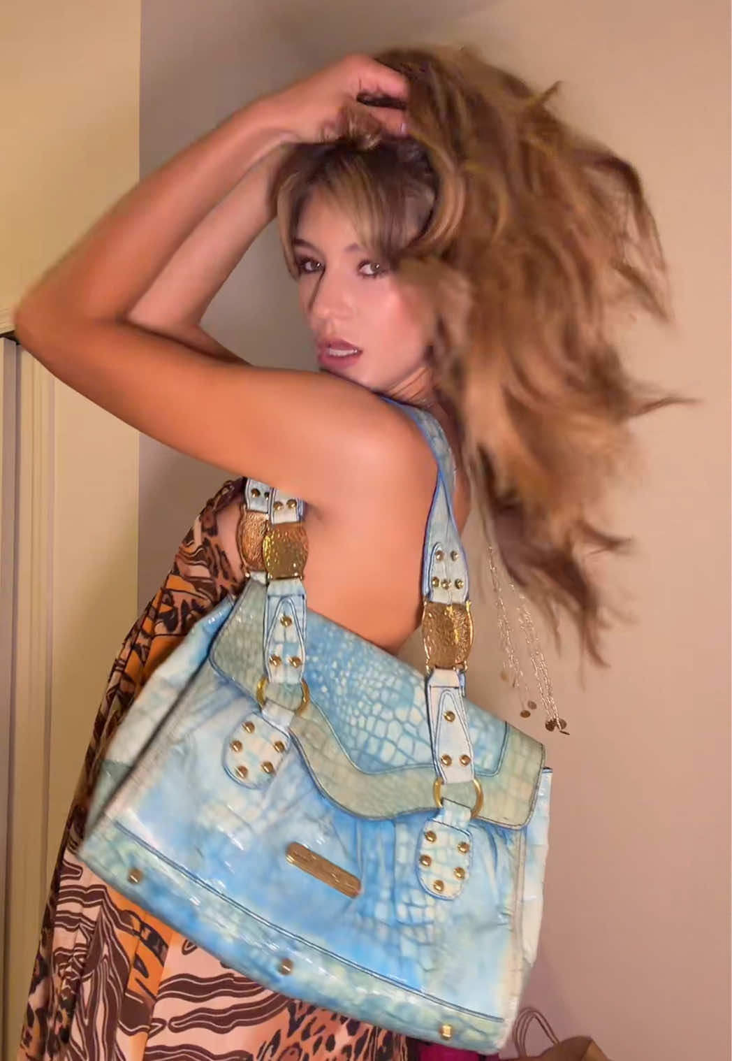 @Isabella