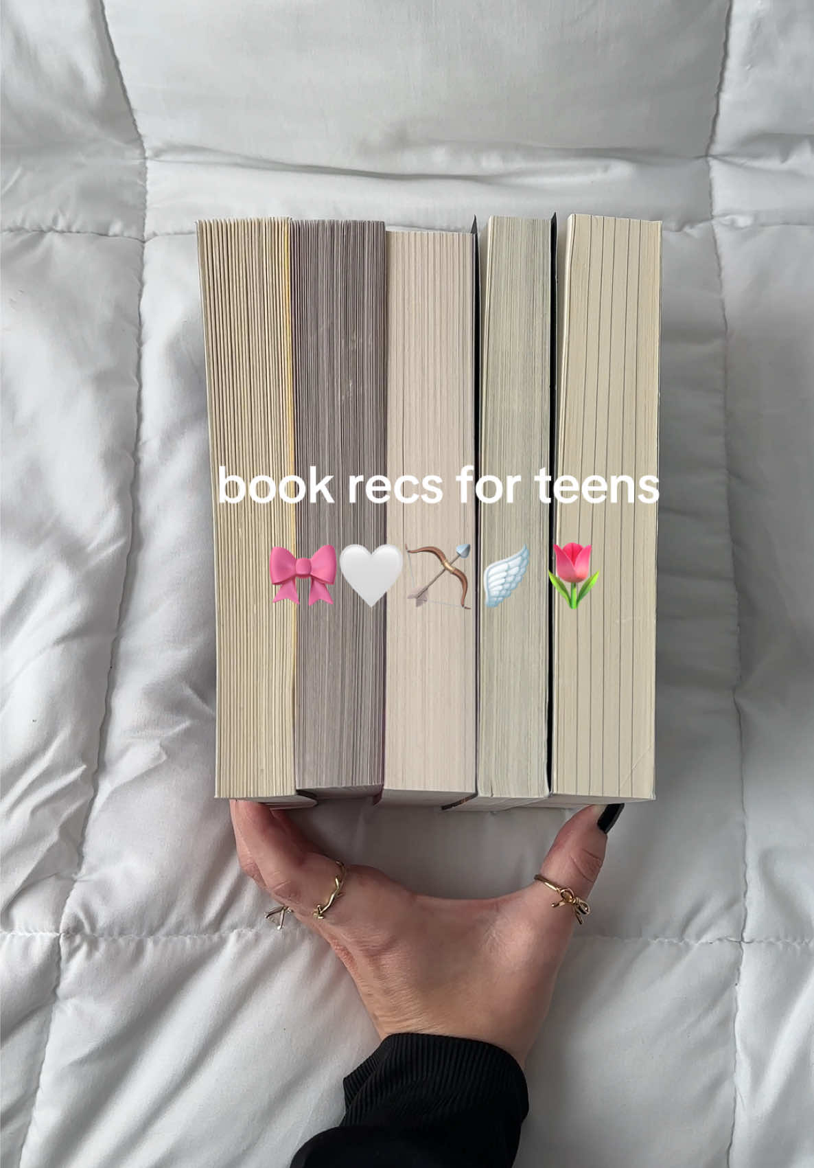 @readswithmegan