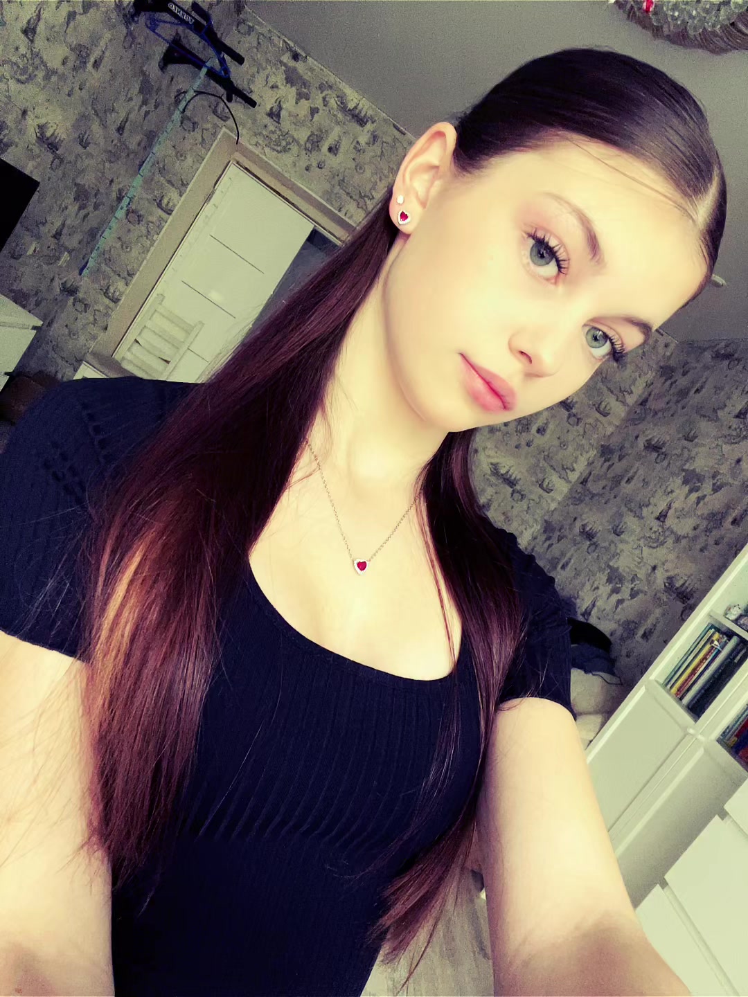 @анжелинка⁶⁷