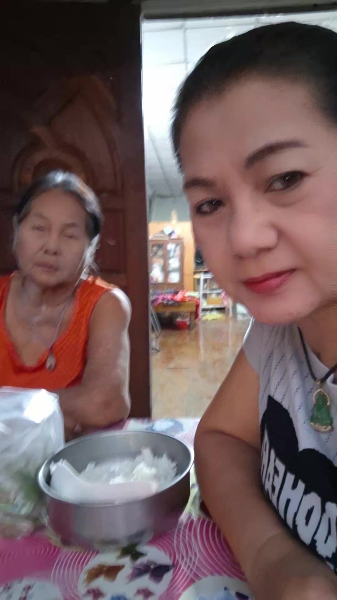 @ลูกจันทร์